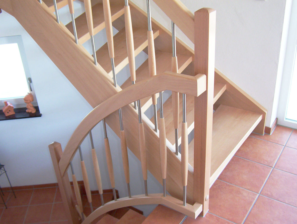 Treppe Holztreppe Treppe aus Holz Innentreppe Innentreppe aus Holz Treppenbau Treppenstufen Holz Treppe Holz Holzgeländer
